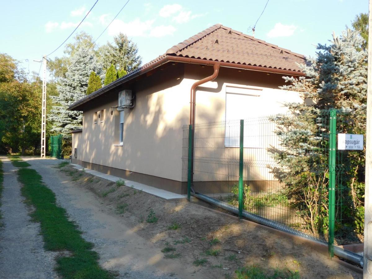 Golden Apartman Орошгаза Екстер'єр фото