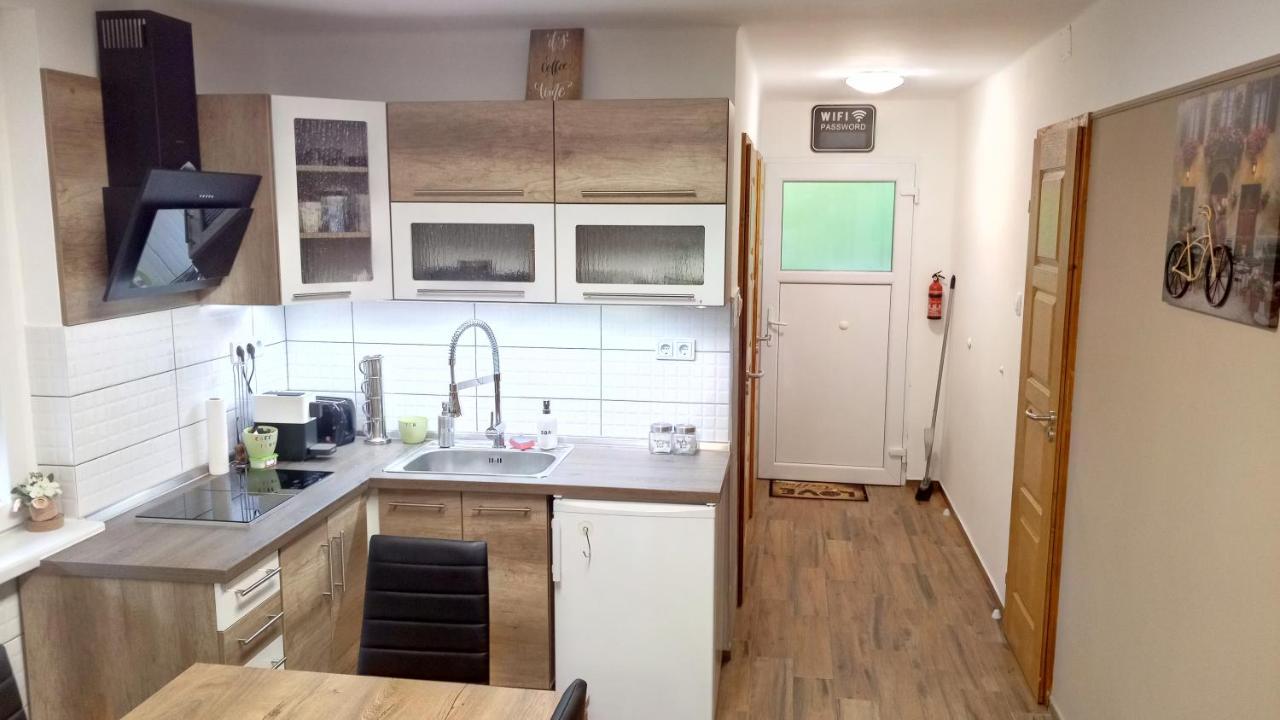 Golden Apartman Орошгаза Екстер'єр фото