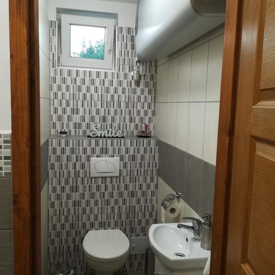 Golden Apartman Орошгаза Екстер'єр фото