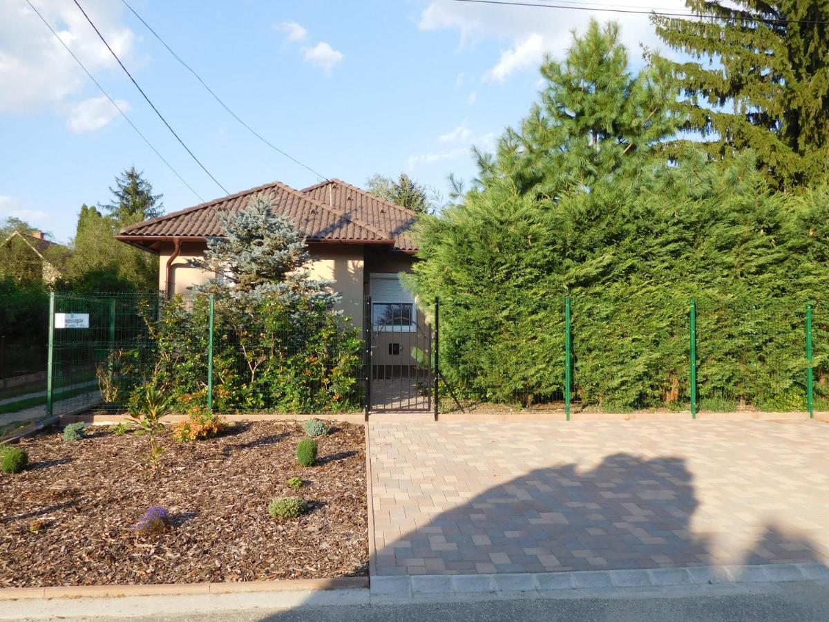 Golden Apartman Орошгаза Екстер'єр фото