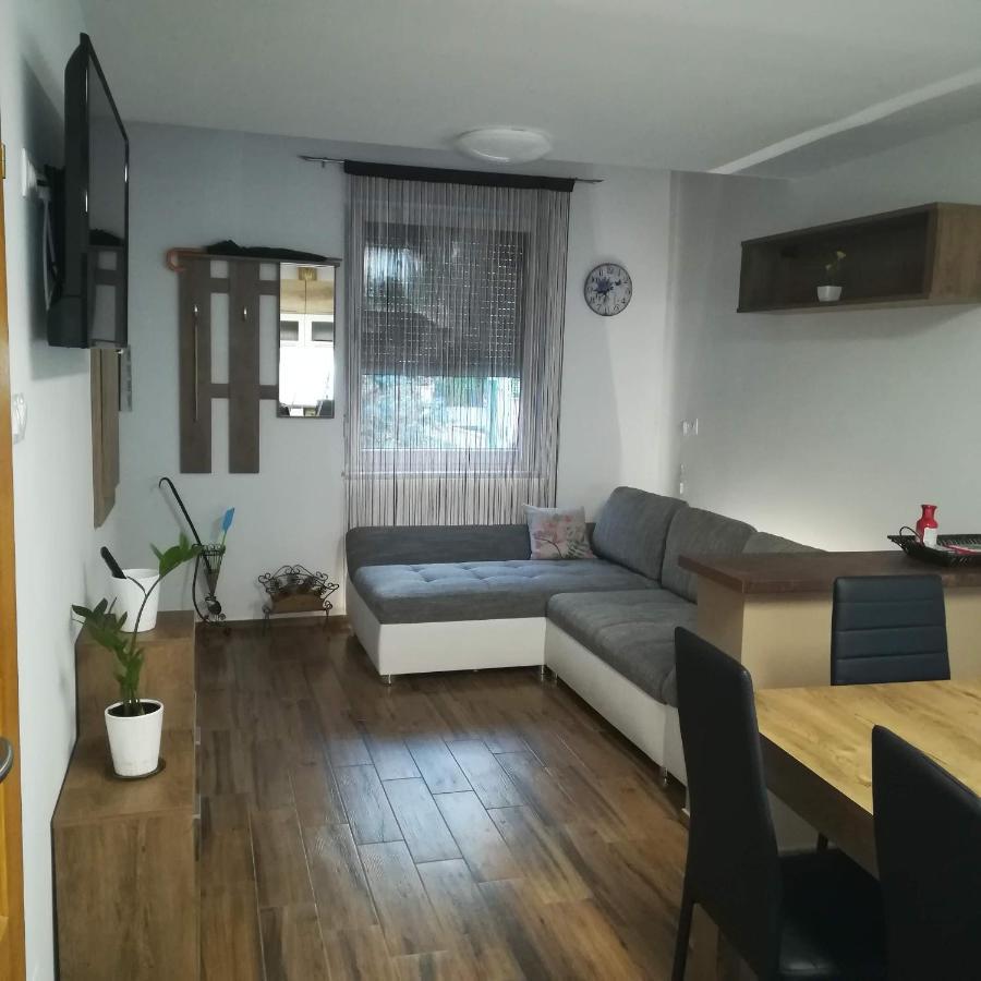 Golden Apartman Орошгаза Екстер'єр фото